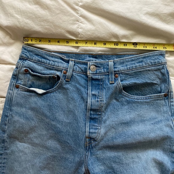 Levi’s 501 Jeans - Picture 3 of 3